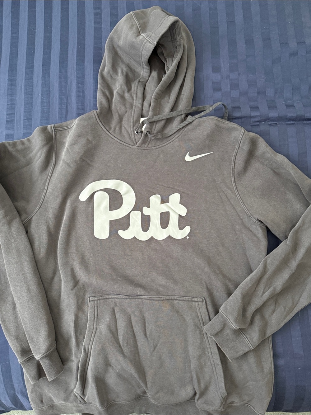 Pitt Men’s gray hoodie- barely worn